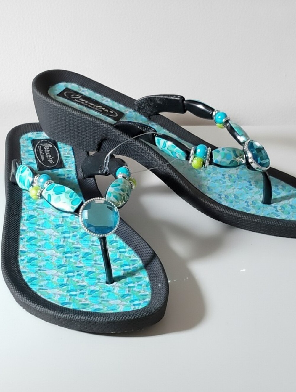 Grandco Size 8 NWT Sandal Lightweight Foam Flip Flops Turquoise Teal Black